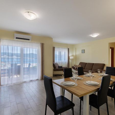 Apartman Maja Комарна Екстер'єр фото