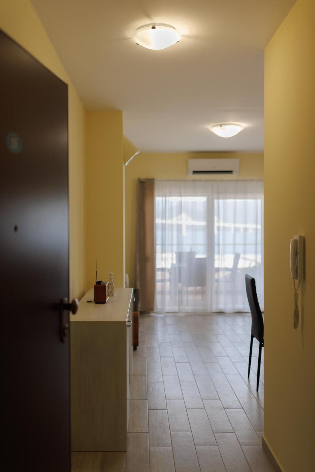 Apartman Maja Комарна Екстер'єр фото