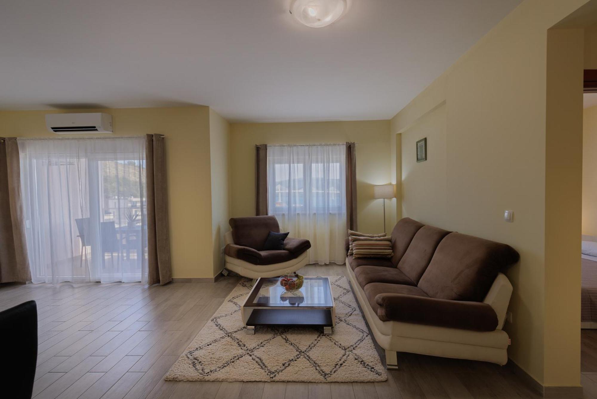 Apartman Maja Комарна Екстер'єр фото