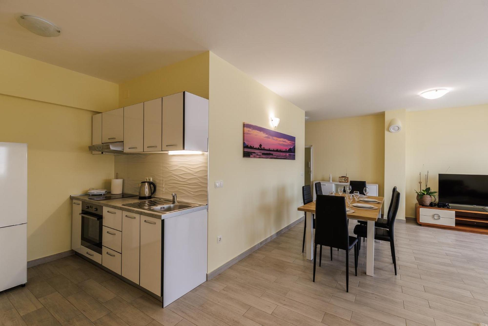 Apartman Maja Комарна Екстер'єр фото