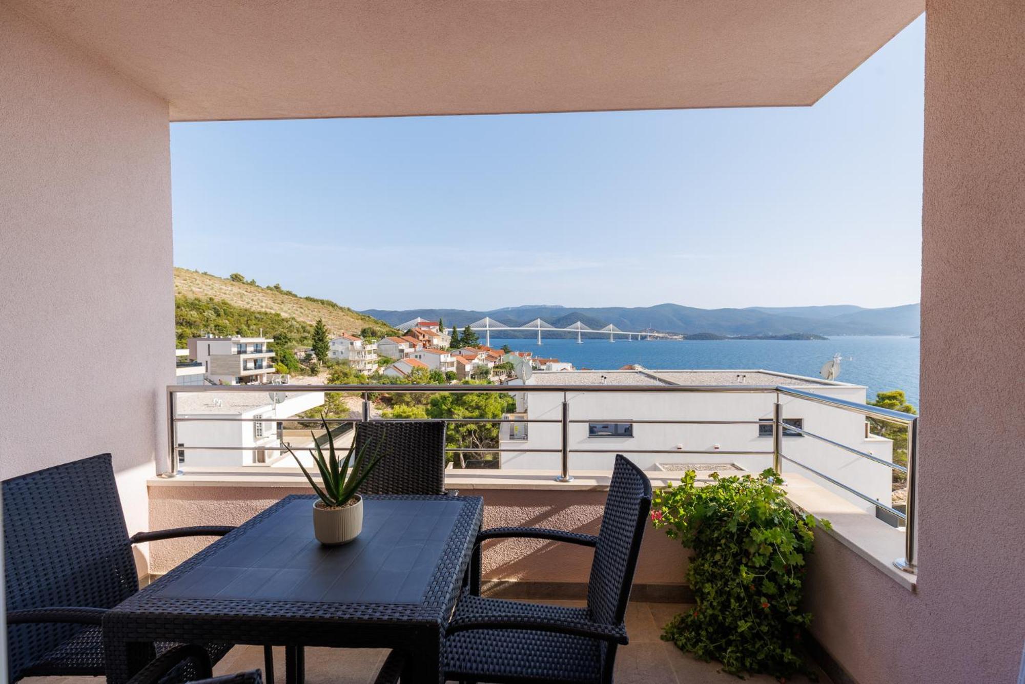 Apartman Maja Комарна Екстер'єр фото